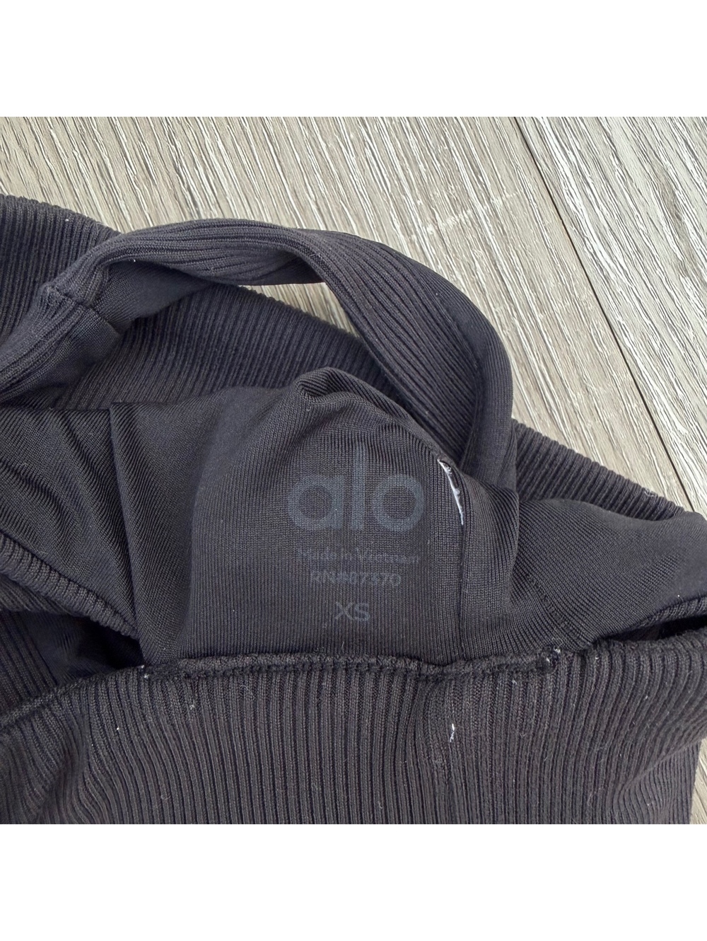 Alo women’s black sport bra XS - Picture 4 of 4